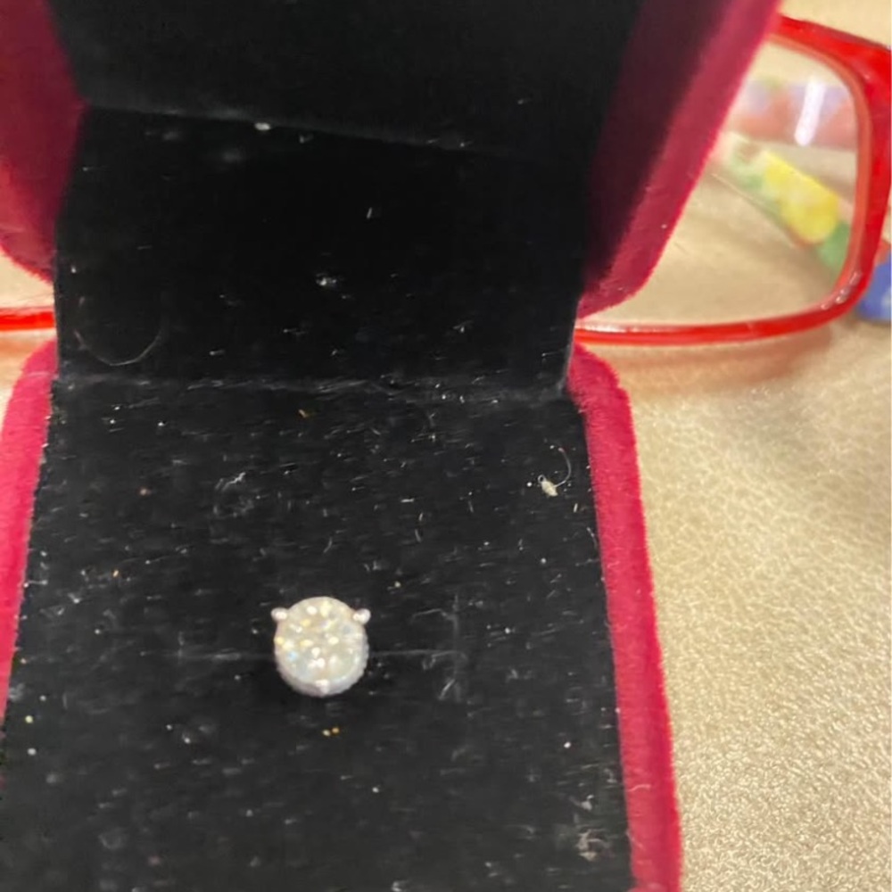 14k gold earring diamond (single) .625 carats - 62.5 points - 62.5% of a carat ! - Picture 6 of 9